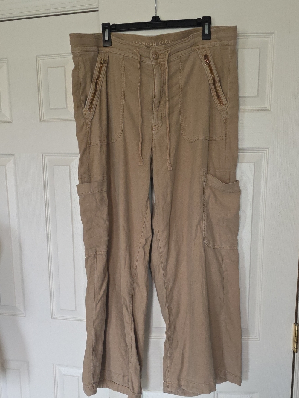 American Eagle Outfitters Men’s Khaki Cargo Pants
